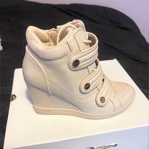 Aldo Tan Wedge